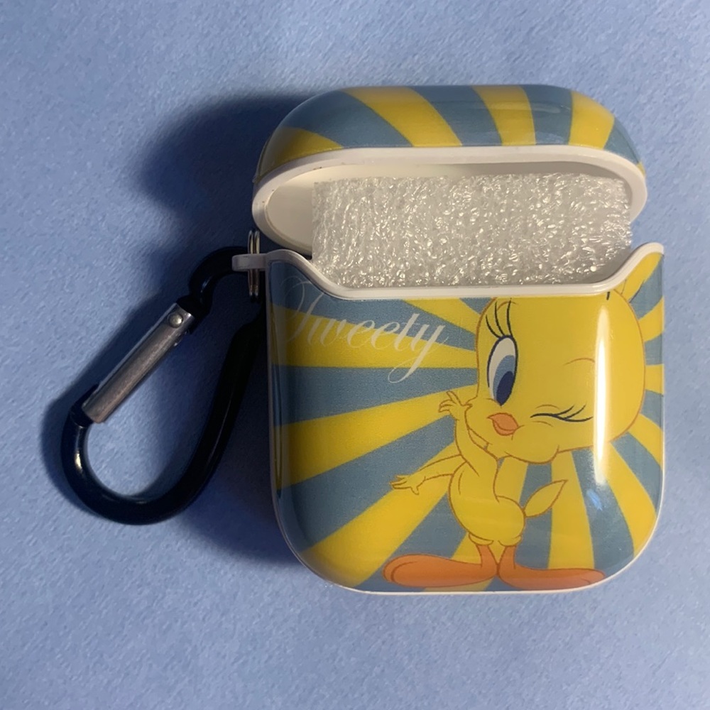 Airpods case tweety bird